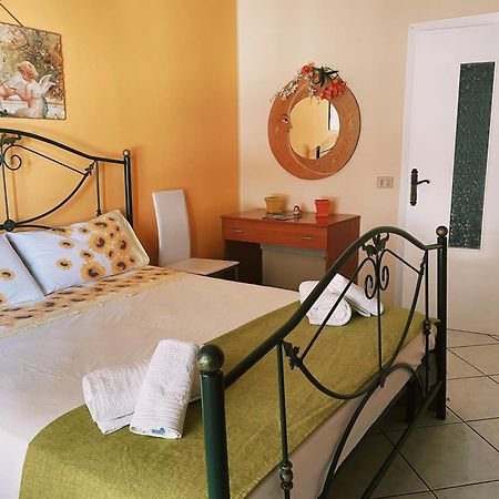 Bed and Breakfast Il Geraneo Агрополи Экстерьер фото
